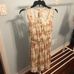 cute flowery dress with lace detail